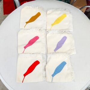 6 Vintage Embroidered Linen Napkins